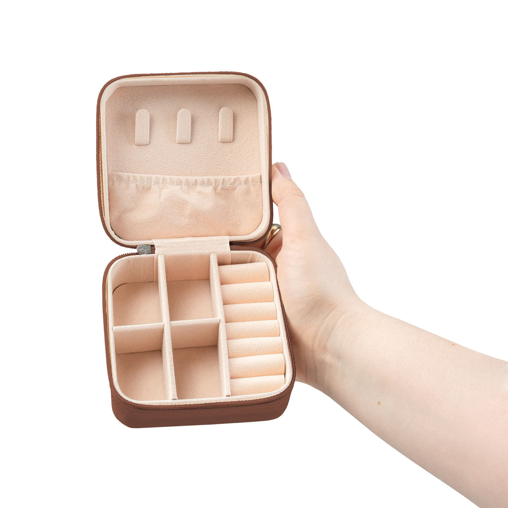 Compact Pink Jewelry Travel Case — Soft Zipper Organizer for Rings, Earrings & Necklaces
